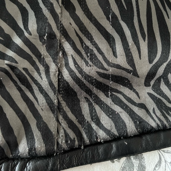 Mackage Fitted Black Leather Moto Jacket - size M - Picture 10 of 12